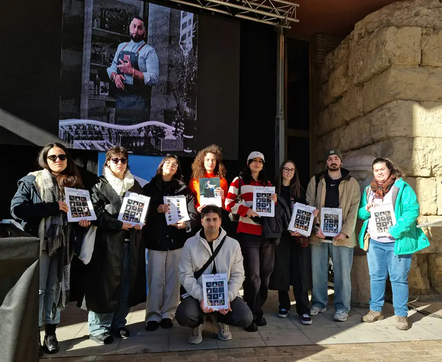 presentación almanaque para el impulso de la inclusión de la juventud gitana